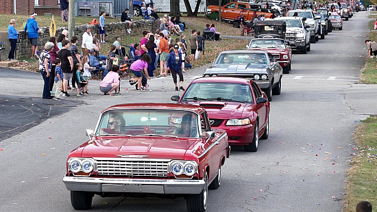 Loretto Homecoming Parade